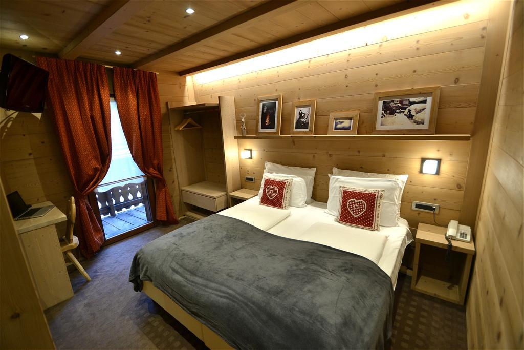 Hotel Piccolo Tibet Livigno Habitación foto