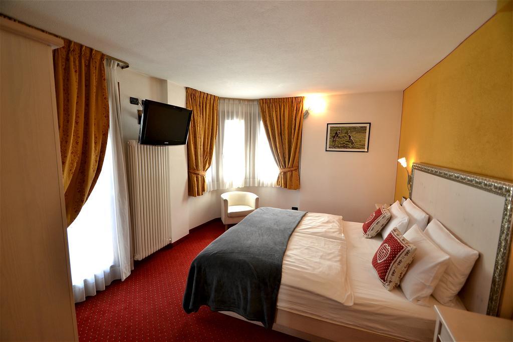 Hotel Piccolo Tibet Livigno Exterior foto